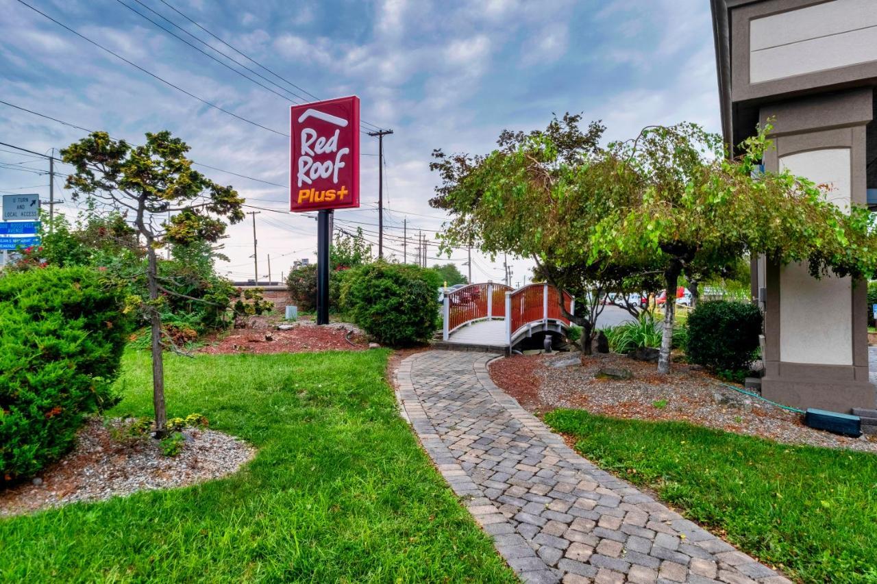 Red Roof Inn Plus Newark Liberty Airport - Carteret Exterior photo