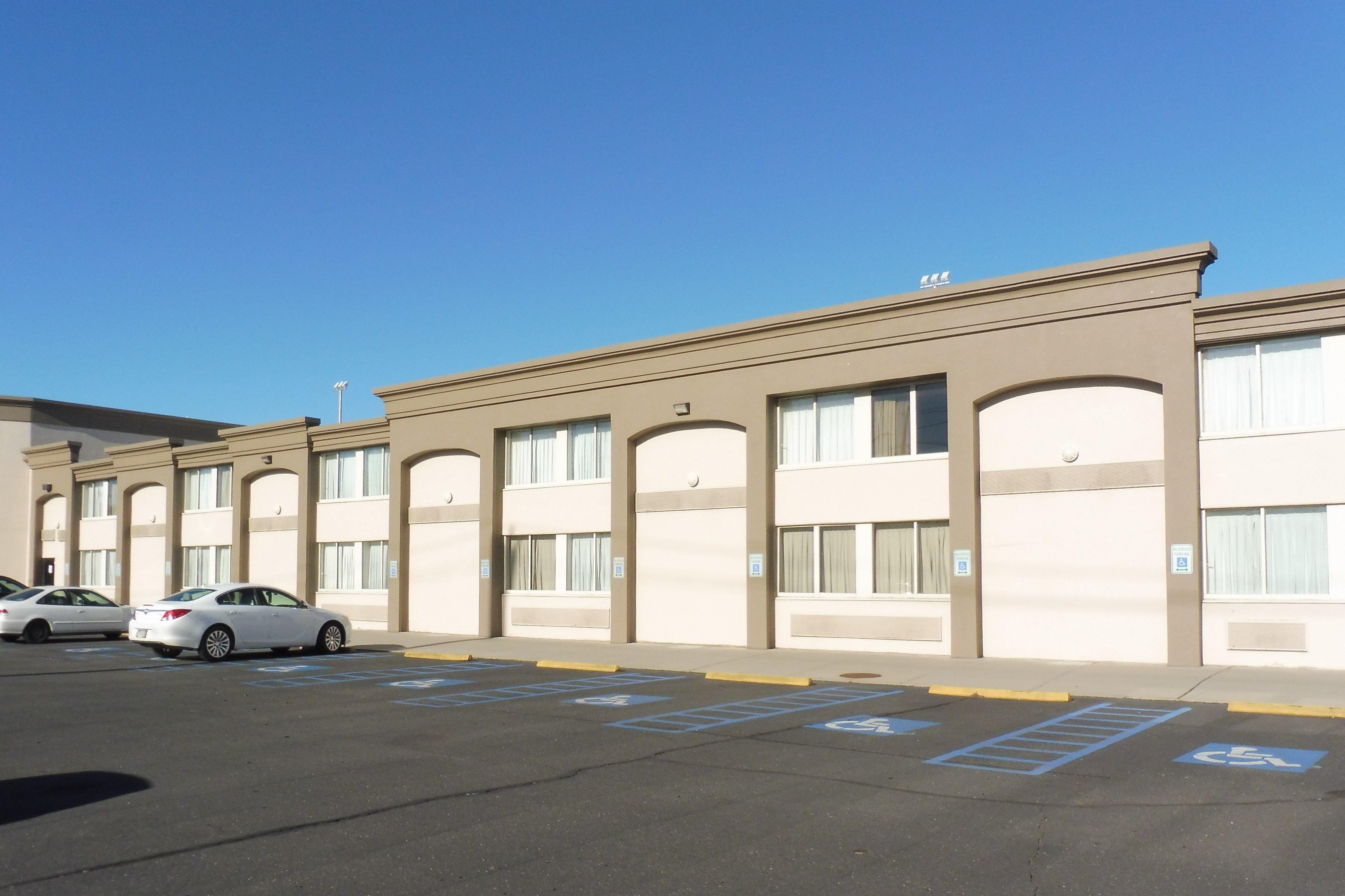 Red Roof Inn Plus Newark Liberty Airport - Carteret Exterior photo